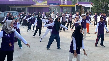 Senam Bersama Keluarga Besar Bina Sriwijaya Indonesia Senam Bersama Keluarga Besar Bina Sriwijaya Indonesia